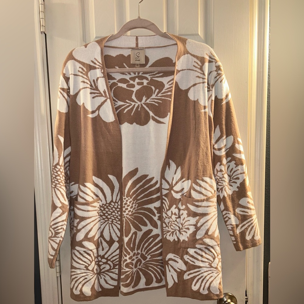 Sioni Cream and Tan Floral Open Cardigan